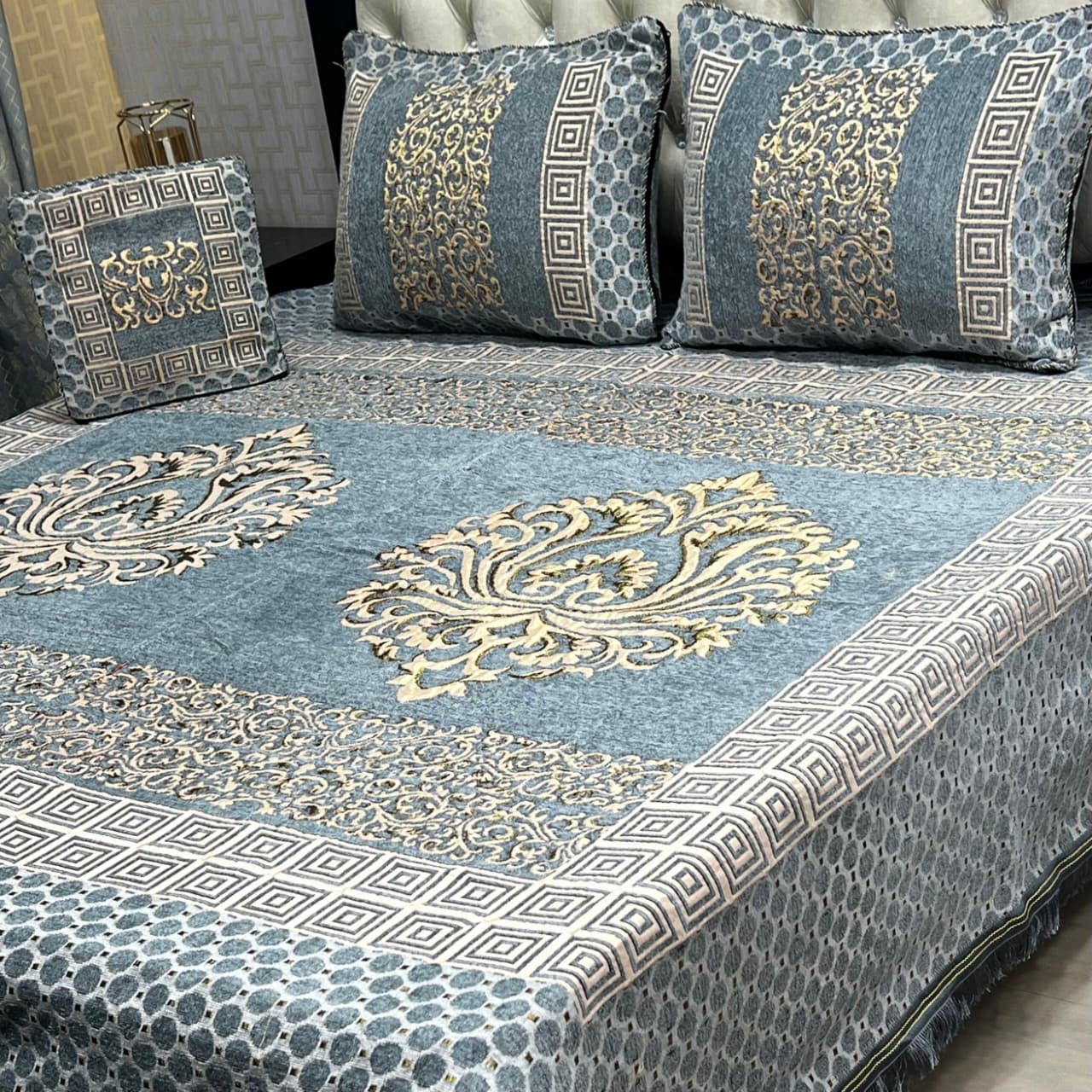 Velvet Jacquard Bedsheet - 4Pcs - Design 39