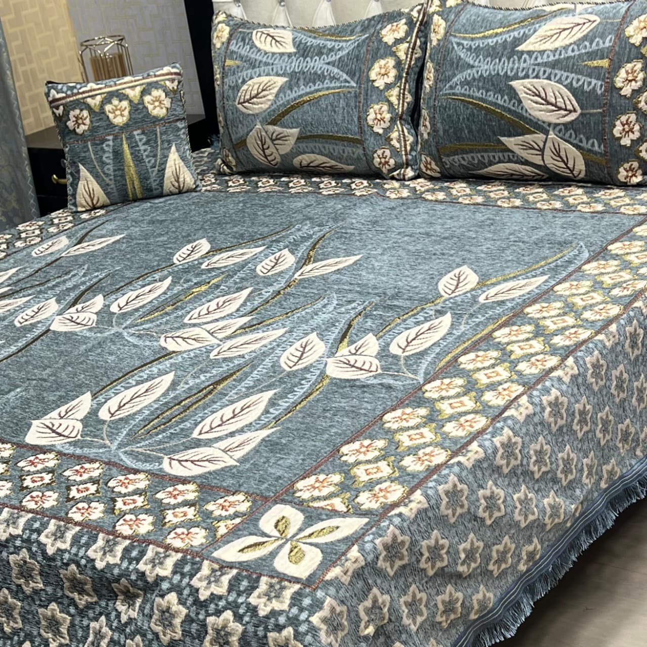 Velvet Jacquard Bedsheet - 4Pcs - Design 10