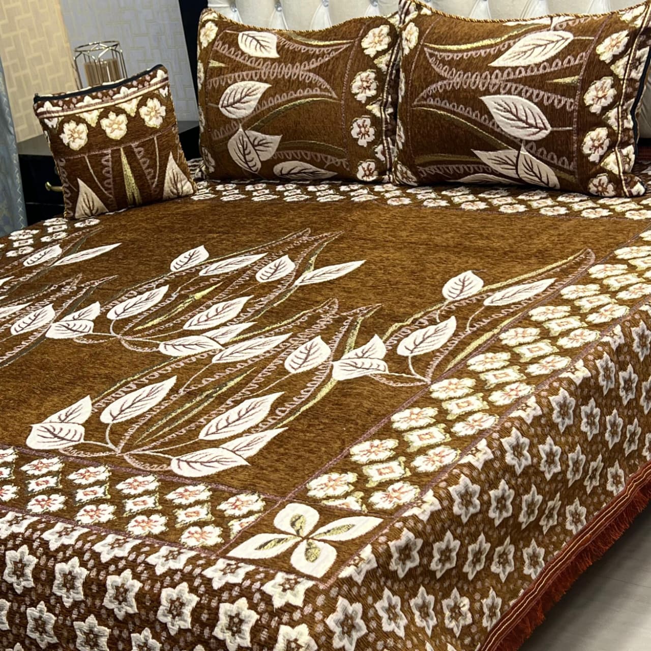 Velvet Jacquard Bedsheet - 4Pcs - Design 32