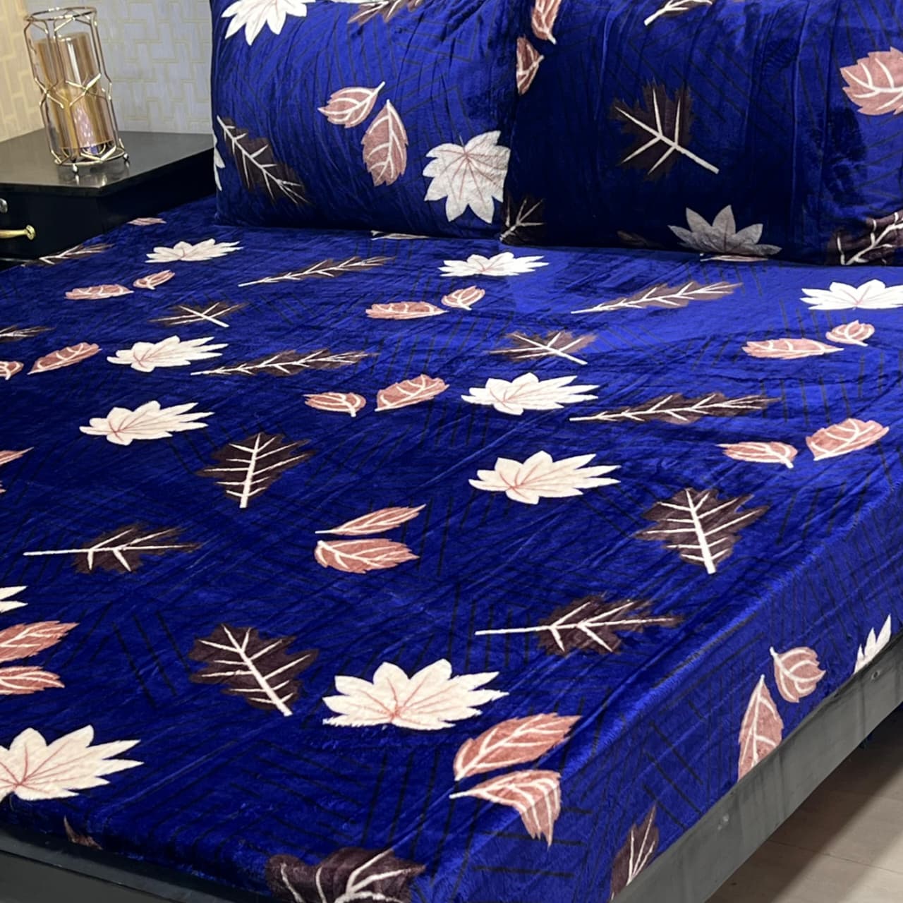 Luxury Soft Fleece Bedsheet Set – Purple Leaf Elegance