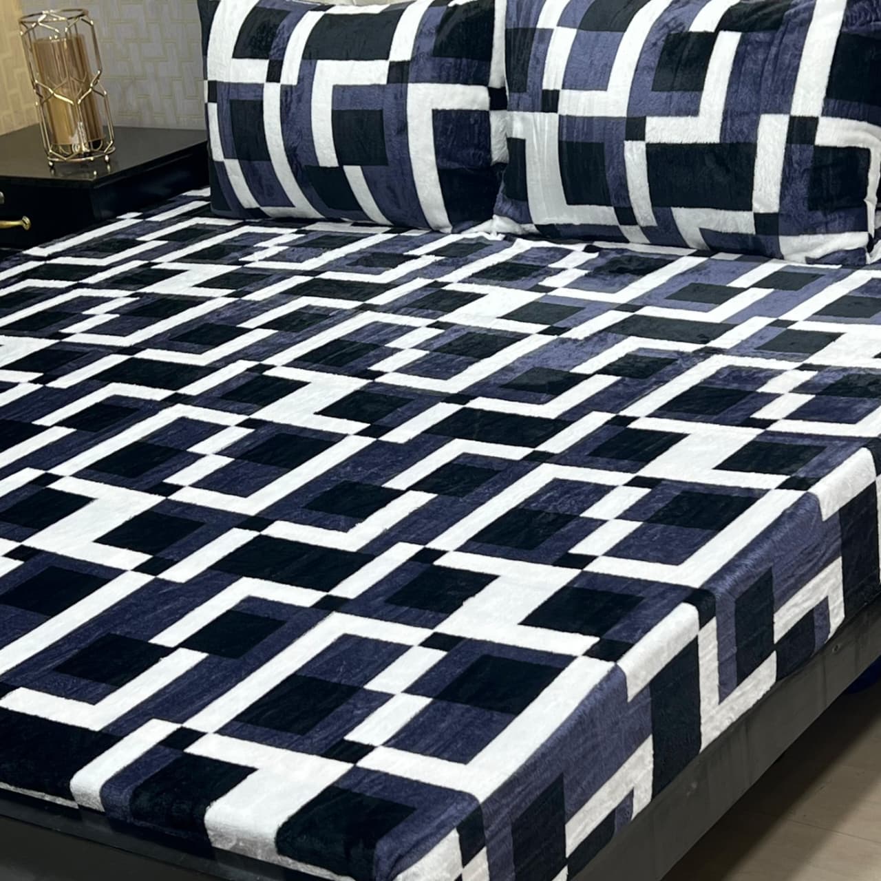 Luxury Soft Fleece Bedsheet Set – Classic Check Grey