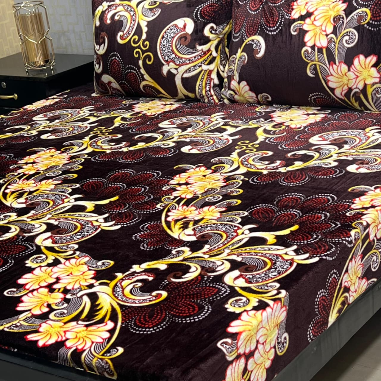 Luxury Soft Fleece Bedsheet Set – Maroon Floral Charm