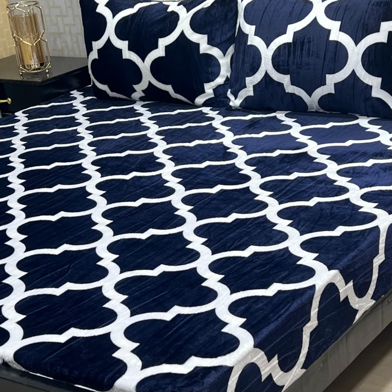 Luxury Soft Fleece Bedsheet Set – Blue Leaf Whisper